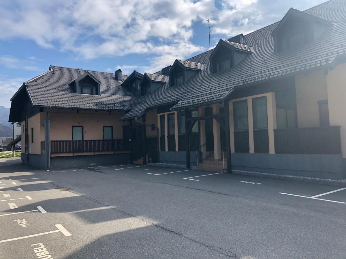 شقة Sport & Sunny Cosy Alpine Retreat كْرانْيِسكا غورا المظهر الخارجي الصورة
